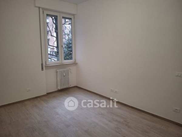 Ufficio in commerciale in Via San Donato 28