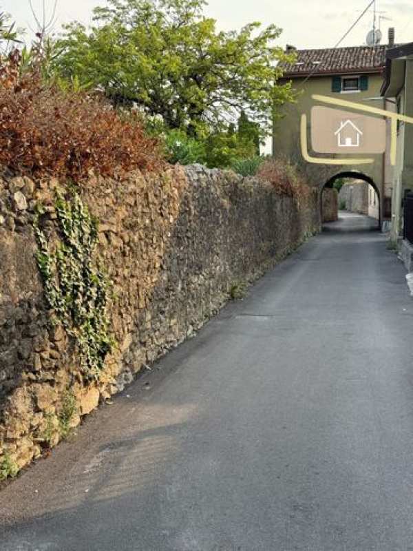 Appartamento in residenziale in Via Leutelmonte