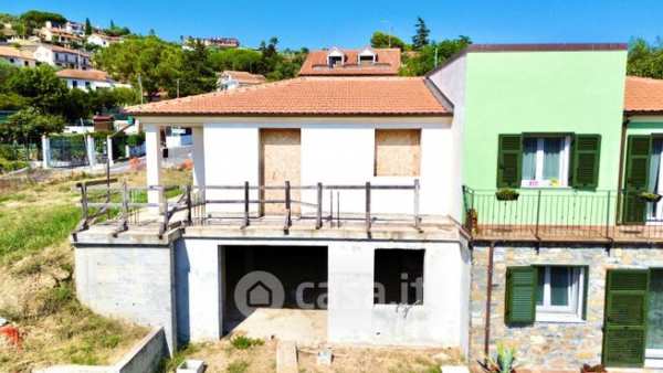 Villetta a schiera in residenziale in Regione Bussi 3
