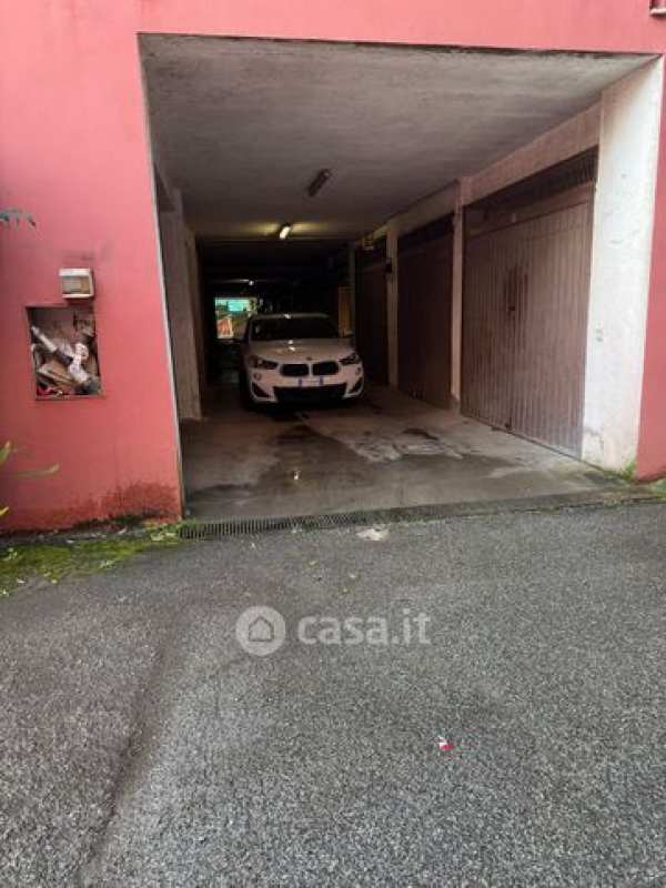 Box/posto auto in residenziale in Via San Felice Circeo 139