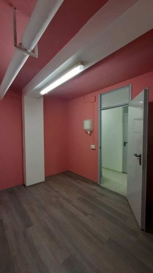 Ufficio in commerciale in Via Lorenzo Il Magnifico