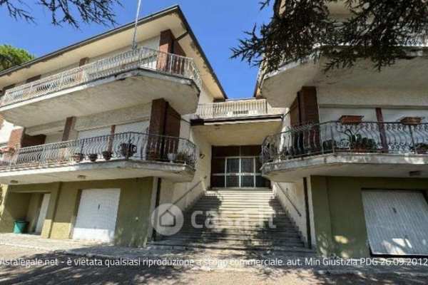 Appartamento in residenziale in Via Foscolo 113