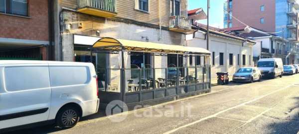 Attivitã /licenza (con o senza mura) in commerciale in Via Challant 13