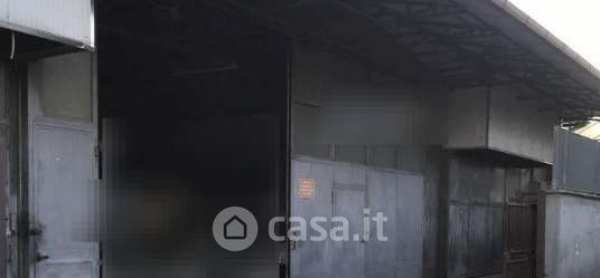 Capannone in commerciale in Via Santa Cristina Gela