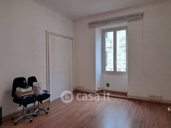 Ufficio in commerciale in Via Ulpiano