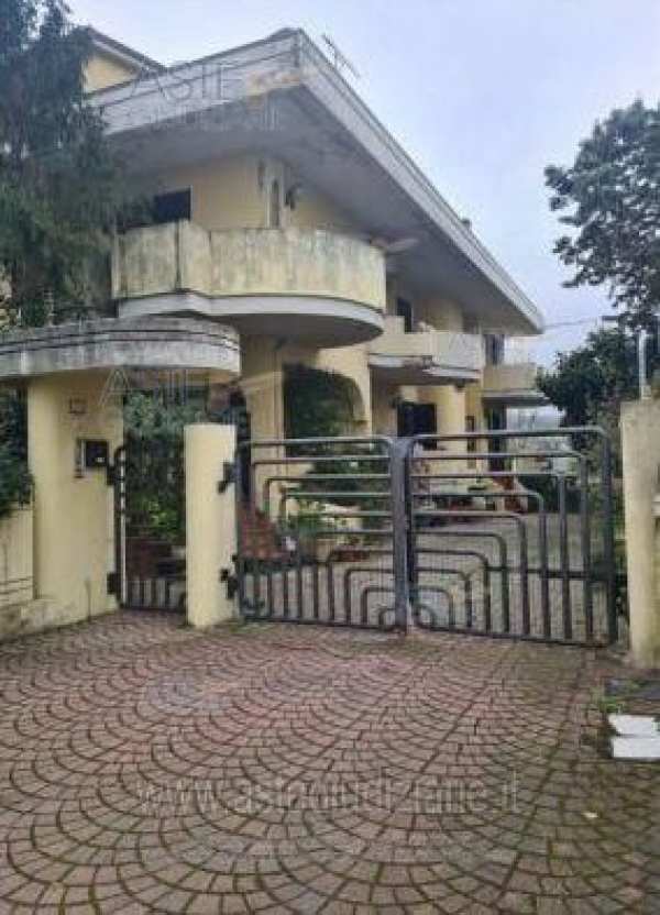 Appartamento in residenziale in Viale Adriatico 94