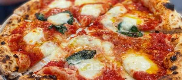 Attivitã /licenza (con o senza mura) in commerciale in 