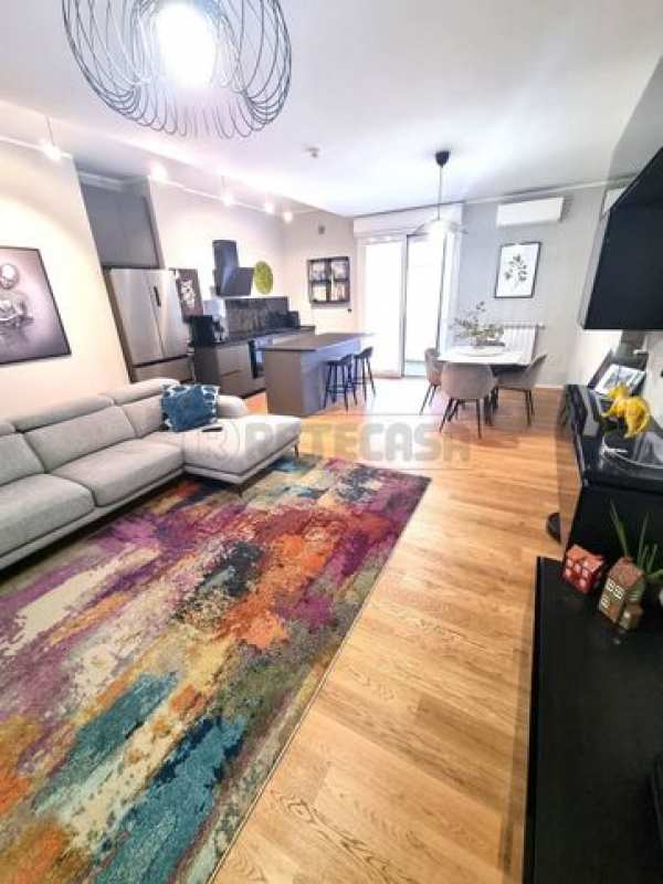 Appartamento in residenziale in Via Lungaterno Sud 28