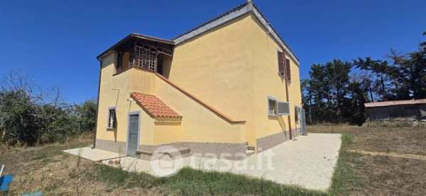 Rustico/casale in residenziale in 