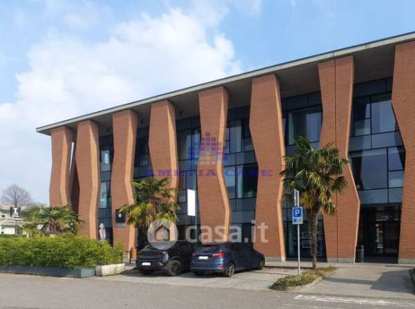 Ufficio in commerciale in 
