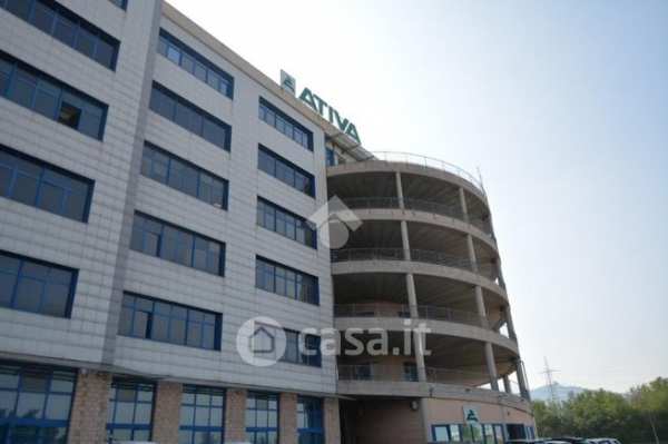 Capannone in commerciale in Strada della Cebrosa 86