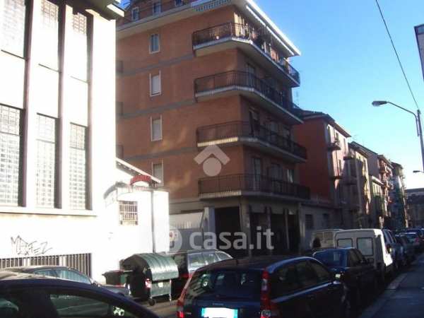 Capannone in commerciale in Via Sestriere 20 a