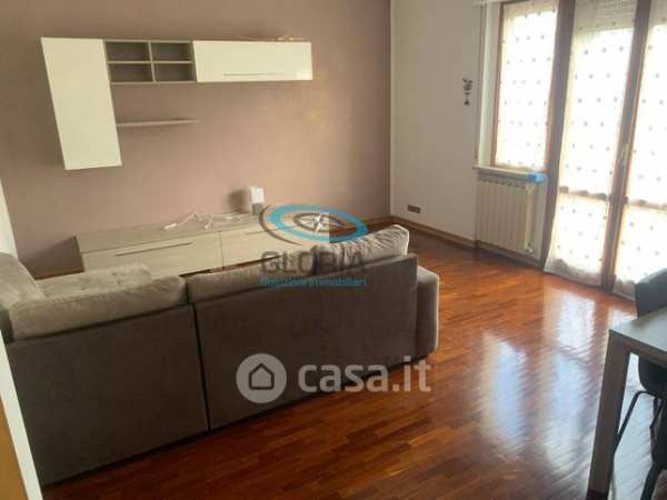 Casa indipendente in residenziale in 