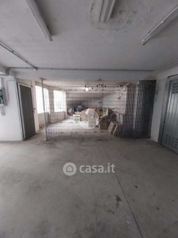 Capannone in commerciale in Viale Colli Aminei 461