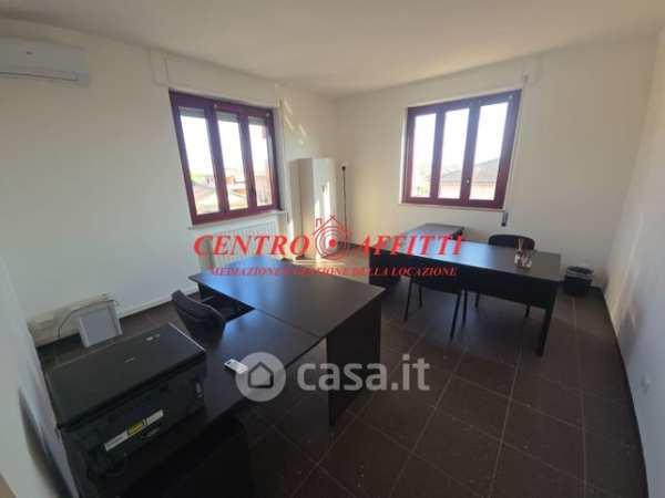 Ufficio in commerciale in Via Aldo Moro 14 -16