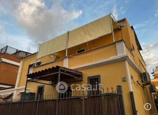 Appartamento in residenziale in Via Paliano 32