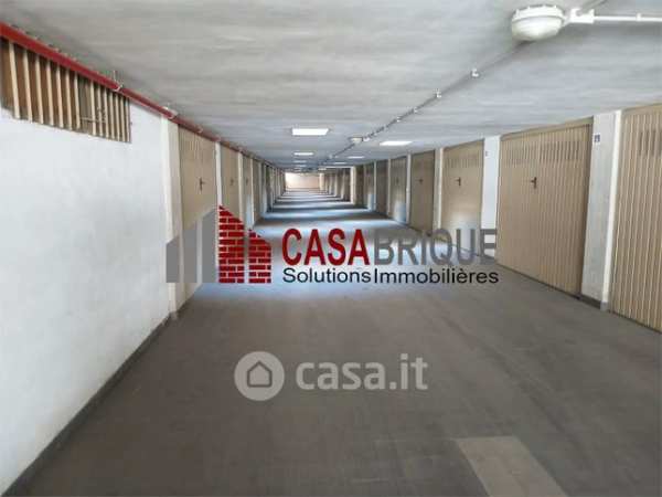 Box/posto auto in residenziale in Viale della LibertÃ 