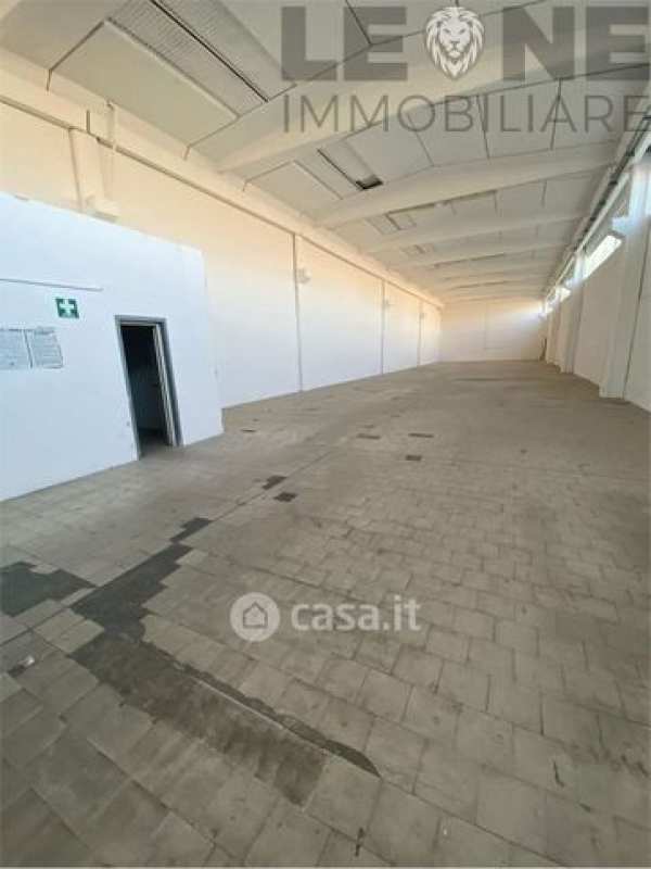 Capannone in commerciale in Via dell'Artigianato