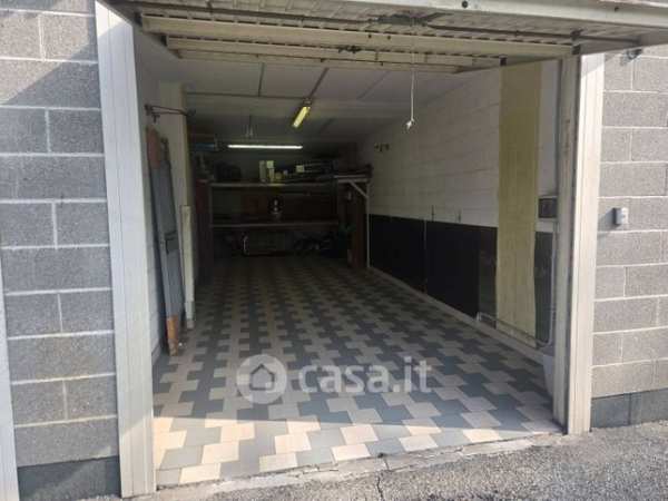 Box/posto auto in residenziale in Via Paolo Veronese 77