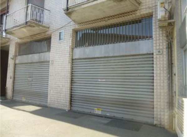Box/posto auto in residenziale in Via Giovanni Falcone 27