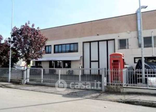 Capannone in commerciale in Via CÃ  del Miele