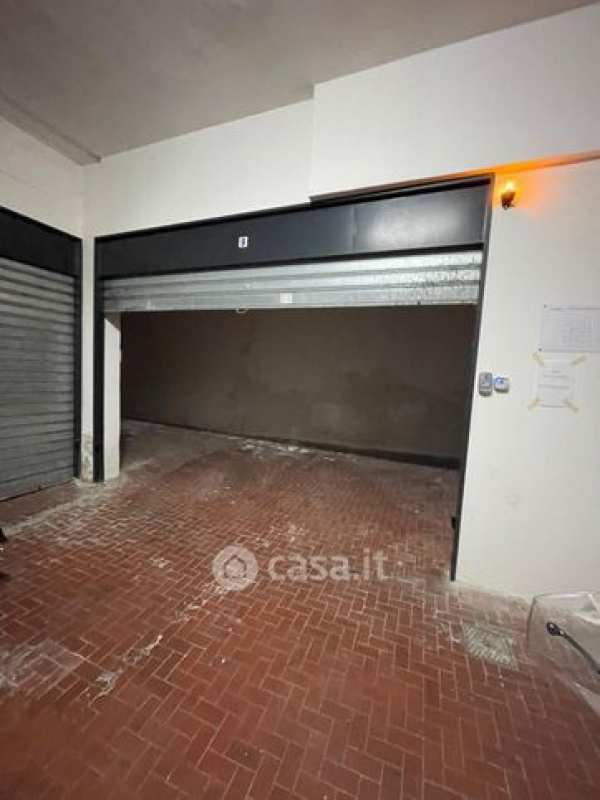 Box/posto auto in residenziale in Largo Domenico Martuscelli 50