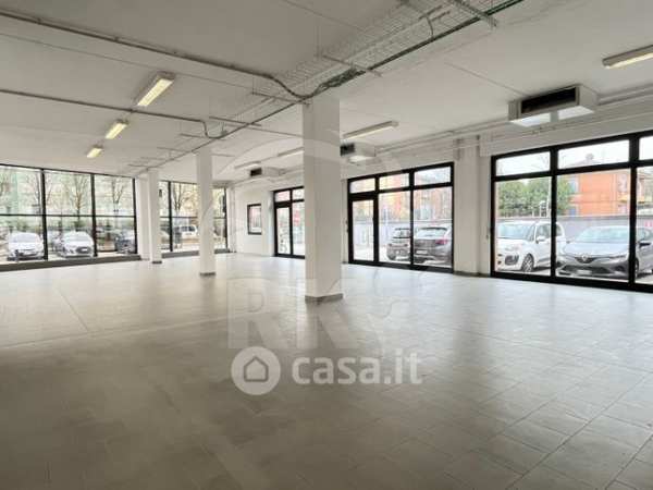 Capannone in commerciale in Via Piero Gobetti 52