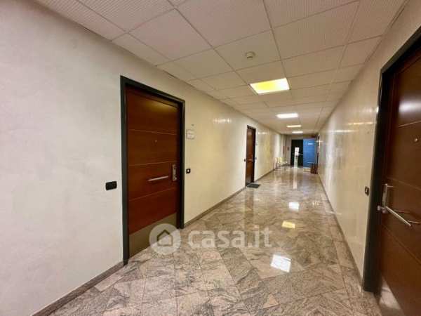 Ufficio in commerciale in Via Monte Baldo