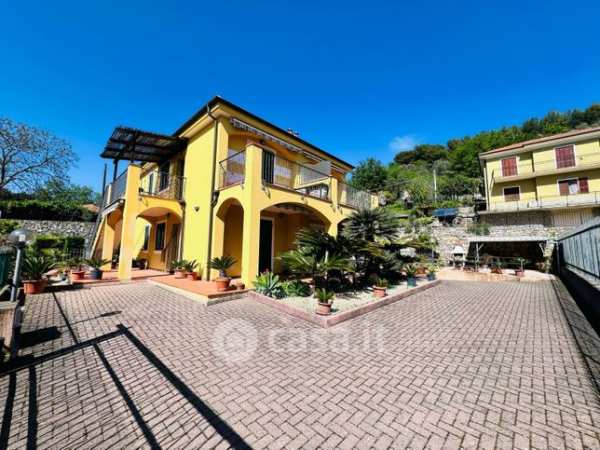 Appartamento in residenziale in Via Pairola