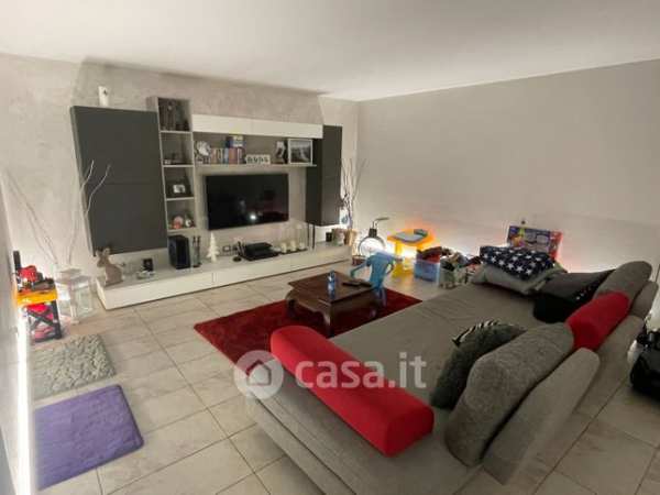 Appartamento in residenziale in Via Lago di Bolsena