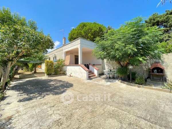 Casa indipendente in residenziale in SP297 2