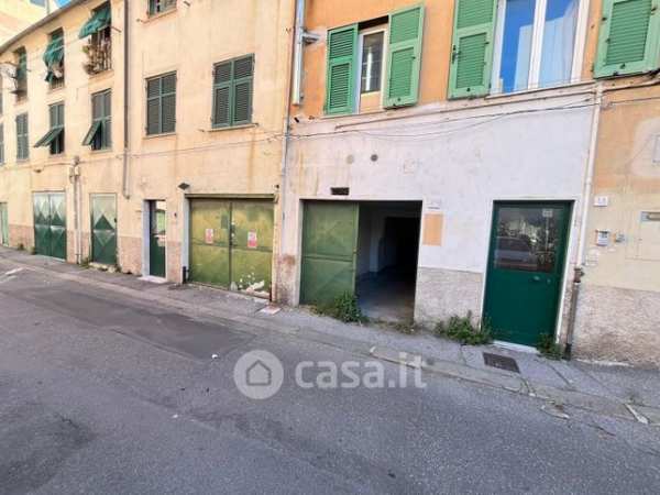 Capannone in commerciale in 