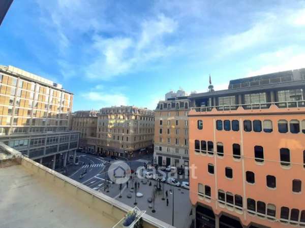 Ufficio in commerciale in Piazza Piccapietra