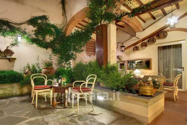 Attivitã /licenza (con o senza mura) in commerciale in Piazza San Marco