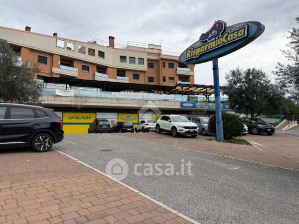 Capannone in commerciale in Via Anagnina 511 a