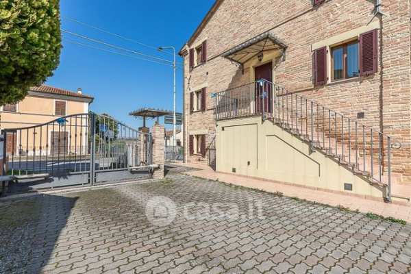 Casa indipendente in residenziale in Via Arceviese 77