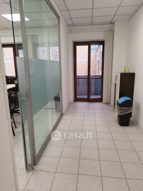 Ufficio in commerciale in Via Cristoforo Colombo