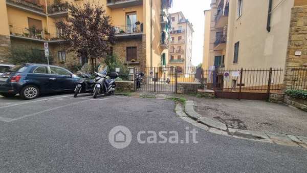 Box/posto auto in residenziale in Via Mario Pratesi