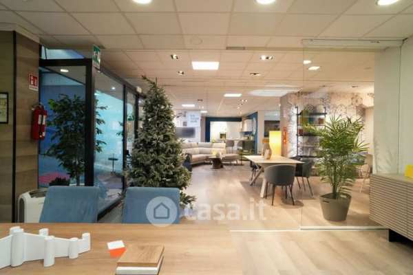 Capannone in commerciale in Via Norvegia 2