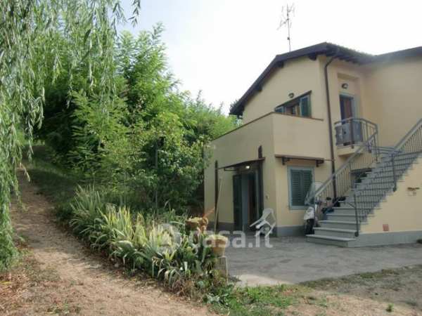 Casa indipendente in residenziale in 