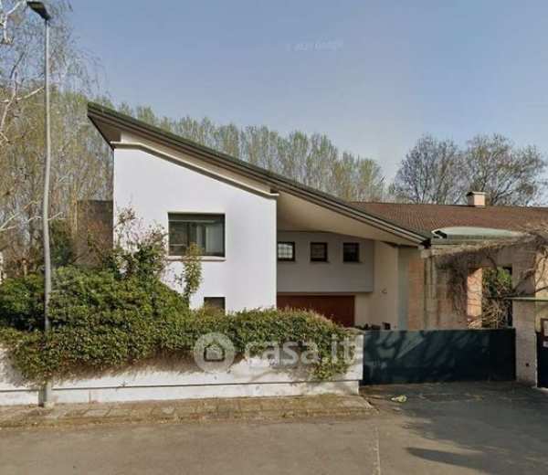 Villa in residenziale in Via Indipendenza