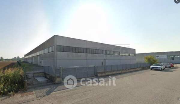 Capannone in commerciale in Via del Progresso