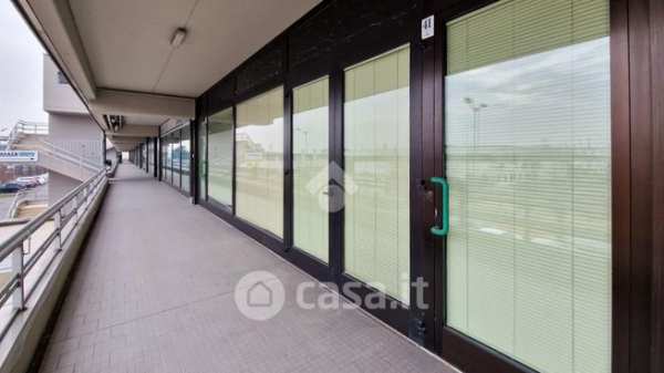 Ufficio in commerciale in Viale del Lavoro 41 D