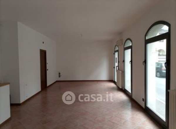 Box/posto auto in residenziale in Via alla Marina 6