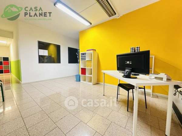 Ufficio in commerciale in Via Enrico Mattei