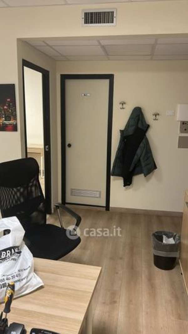 Ufficio in commerciale in Centro Direzionale Isola G1