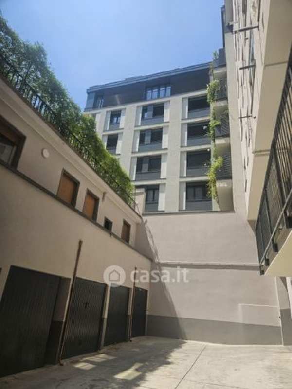 Ufficio in commerciale in Via Giorgio Washington 92