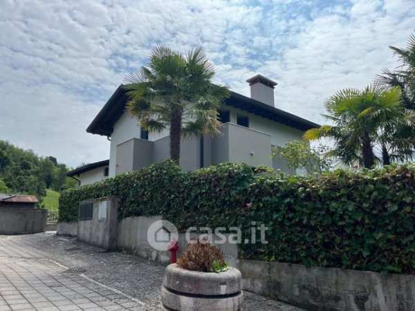 Villa in residenziale in 