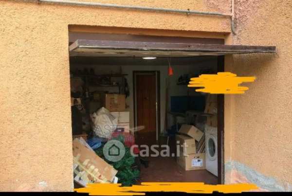 Box/posto auto in residenziale in Via Piero Gobetti 4