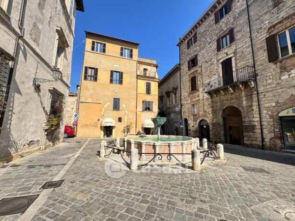 Box/posto auto in residenziale in Vicolo del Moro 15